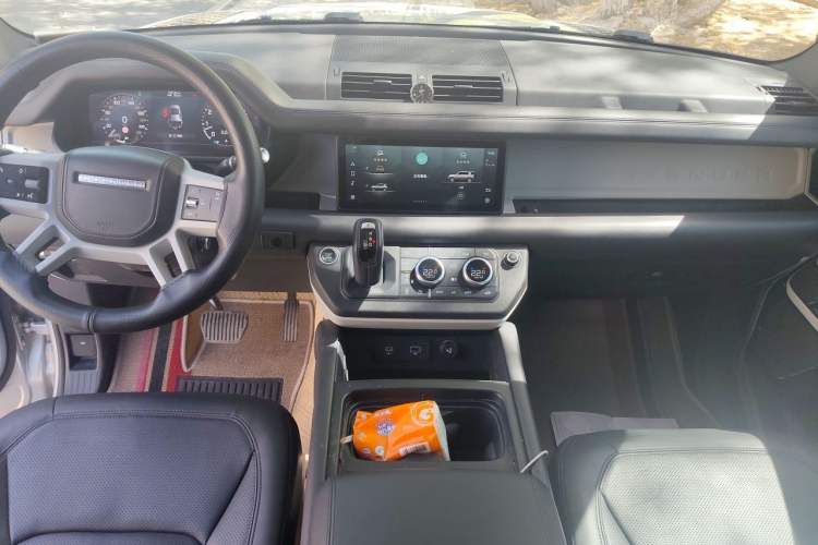 Used Land Rover Defender 2020 110 P400 Dark Special Edition Audio And AC Panel