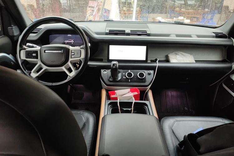 Used Land Rover Defender 2020 110 P400 Dark Special Edition Center Console