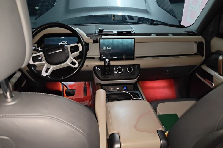 Used Land Rover Defender 2020 110 P400 HSE Center Console