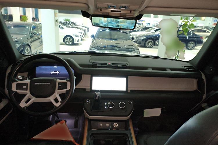 Used Land Rover Defender 2020 110 P400 Dark Special Edition Center Console