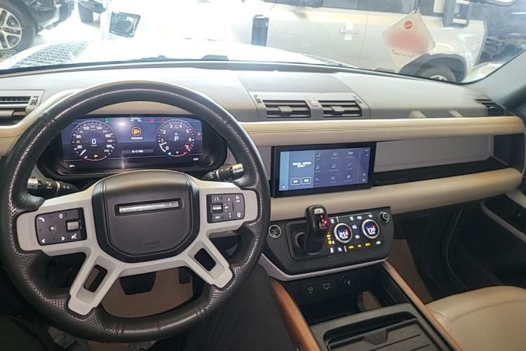 Used Land Rover Defender 2020 110 P400 First Edition Matte Silver Special Kit Version Center Console