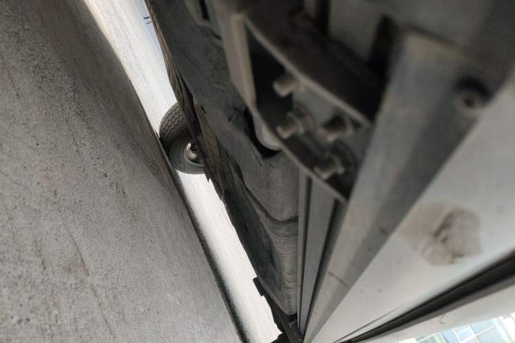 Used Land Rover Defender 2020 110 P400 First Edition Matte Silver Special Kit Version Chassis Front Left