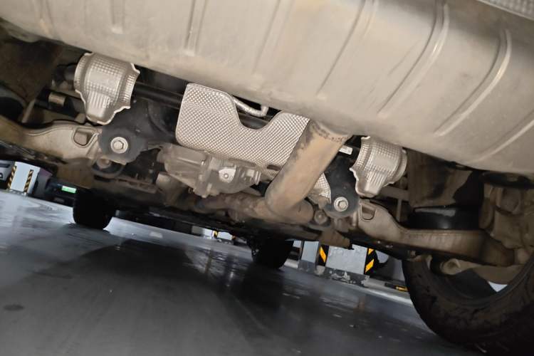 Used Land Rover Defender 2020 110 P400 HSE Chassis Rear