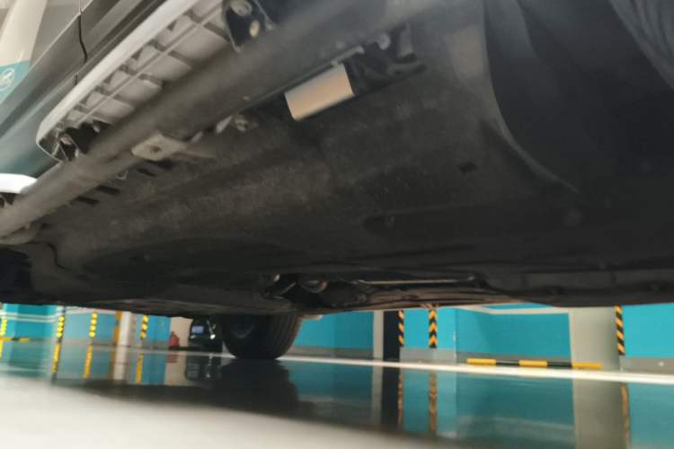 Used Land Rover Defender 2020 110 P400 HSE Chassis Rear Left