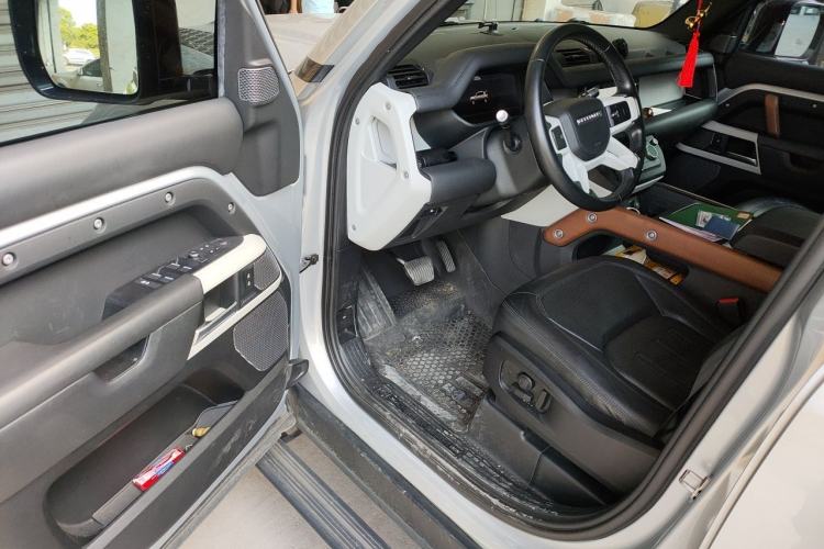 Used Land Rover Defender 2020 110 P400 First Edition Matte Silver Special Kit Version Driver Seat