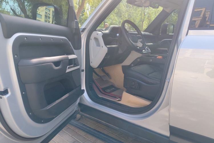 Used Land Rover Defender 2020 110 P400 Dark Special Edition Driver Seat