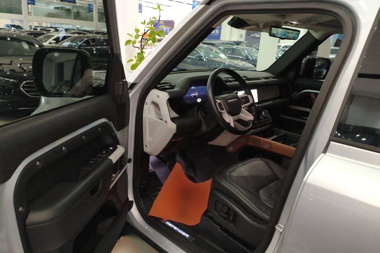 Used Land Rover Defender 2020 110 P400 Dark Special Edition Driver Seat