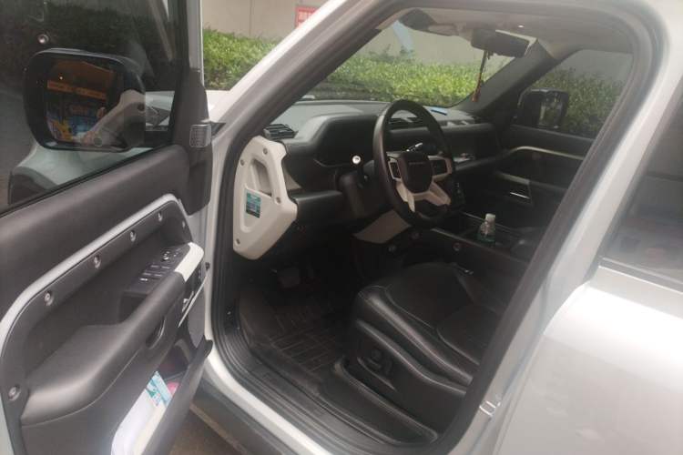 Used Land Rover Defender 2020 110 P400 HSE Driver Seat