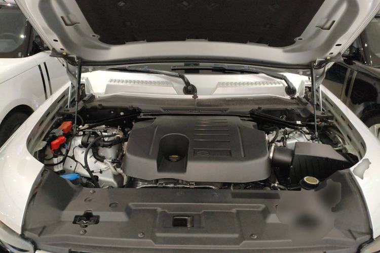 Used Land Rover Defender 2020 110 P400 Dark Special Edition Engine Bay