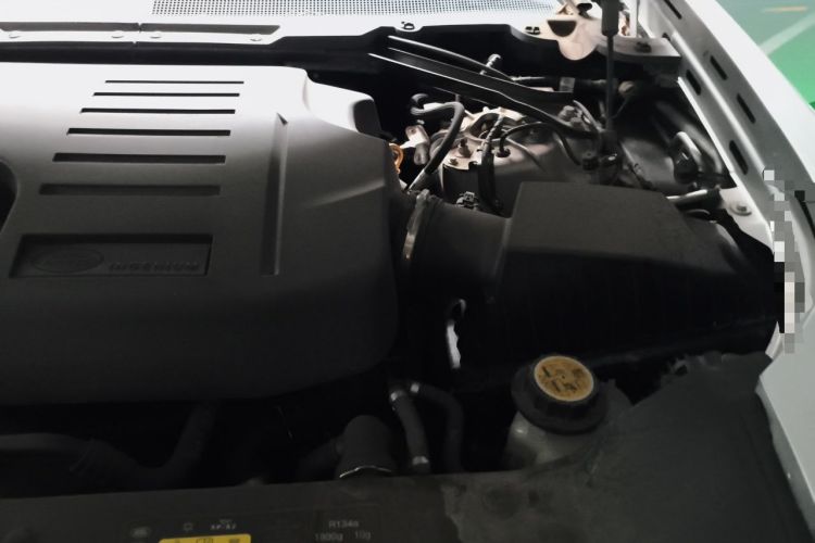 Used Land Rover Defender 2020 110 P400 HSE Engine Bay Left