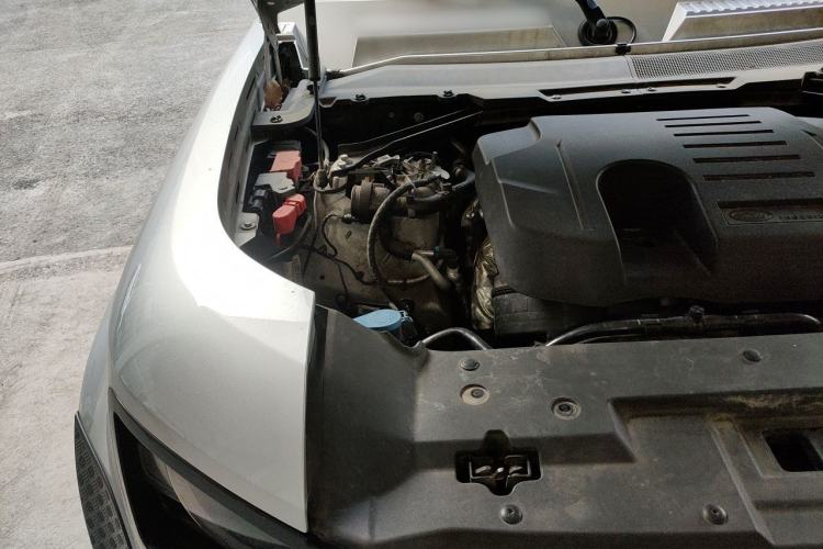 Used Land Rover Defender 2020 110 P400 First Edition Matte Silver Special Kit Version Engine Bay Right