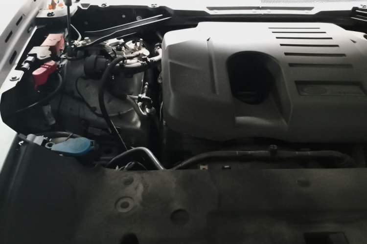 Used Land Rover Defender 2020 110 P400 HSE Engine Bay Right