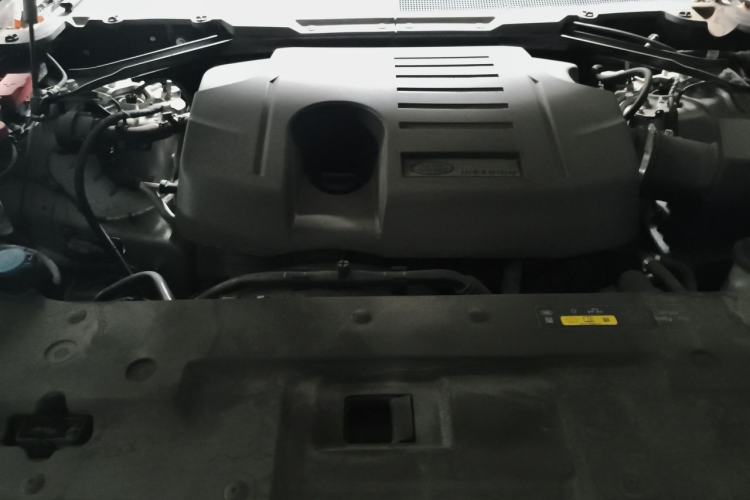 Used Land Rover Defender 2020 110 P400 HSE Engine Bay