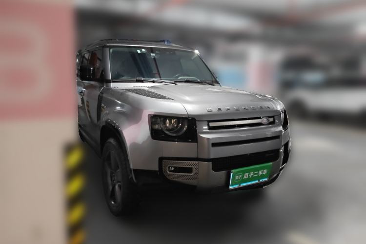 Used Land Rover Defender 2020 110 P400 HSE Front Right 45 Deg