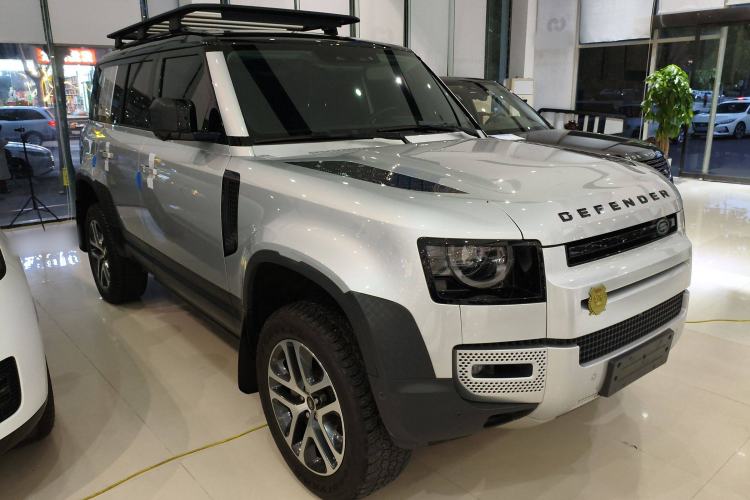 Used Land Rover Defender 2020 110 P400 Dark Special Edition Front Right 45 Deg
