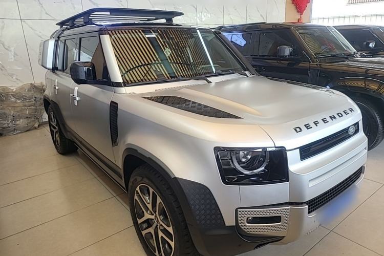 Used Land Rover Defender 2020 110 P400 First Edition Matte Silver Special Kit Version Front Right 45 Deg
