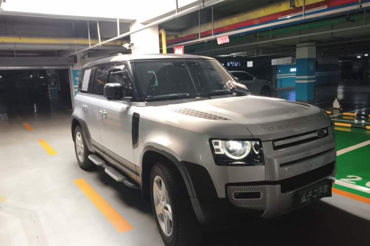 Used Land Rover Defender 2020 110 P400 HSE Front Right 45 Deg
