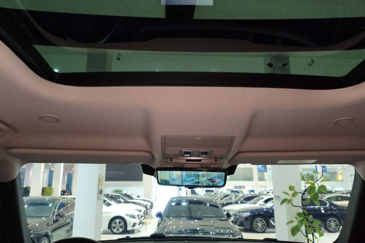Used Land Rover Defender 2020 110 P400 Dark Special Edition Headliner