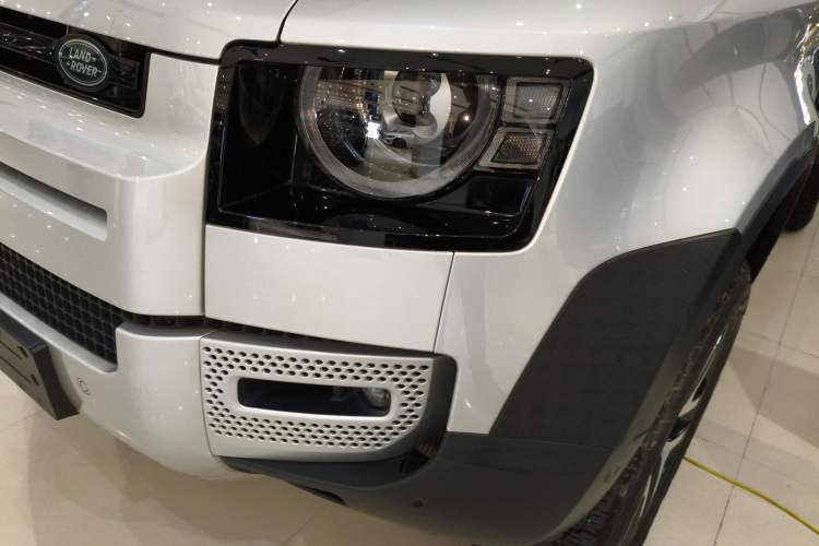 Used Land Rover Defender 2020 110 P400 Dark Special Edition Left Front Headlight