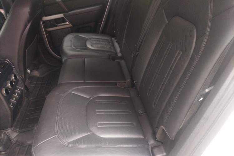 Used Land Rover Defender 2020 110 P400 HSE Left Rear Seat