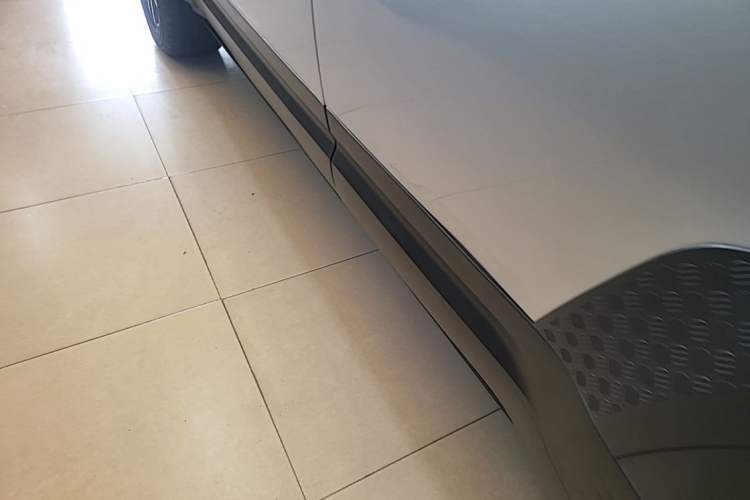 Used Land Rover Defender 2020 110 P400 Dark Special Edition Left Side Sill