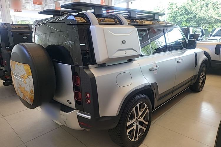 Used Land Rover Defender 2020 110 P400 First Edition Matte Silver Special Kit Version Rear Right 45 Deg