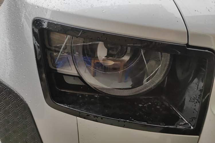 Used Land Rover Defender 2020 110 P400 Dark Special Edition Right Front Headlight