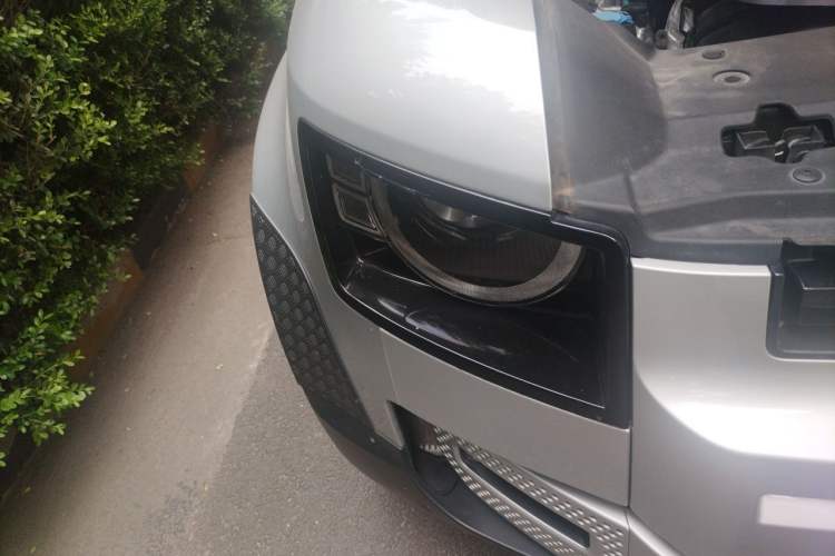 Used Land Rover Defender 2020 110 P400 HSE Right Front Headlight