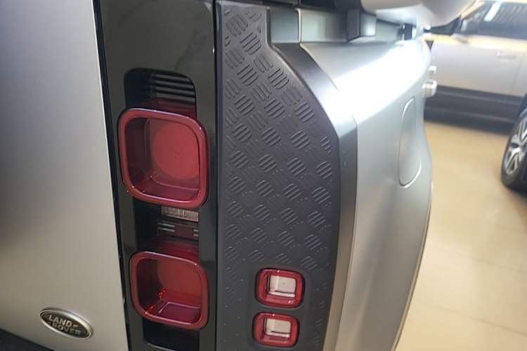 Used Land Rover Defender 2020 110 P400 First Edition Matte Silver Special Kit Version Right Rear Taillight