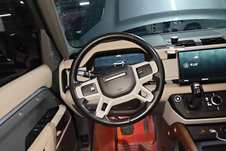Used Land Rover Defender 2020 110 P400 HSE Steering Wheel