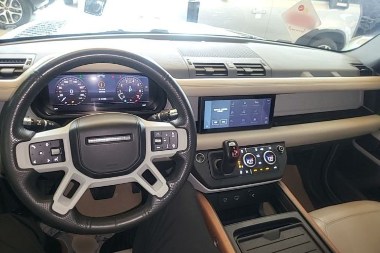 Used Land Rover Defender 2020 110 P400 First Edition Matte Silver Special Kit Version Steering Wheel