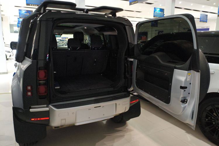 Used Land Rover Defender 2020 110 P400 Dark Special Edition Trunk
