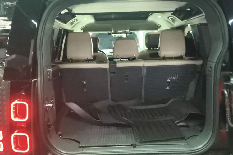 Used Land Rover Defender 2020 110 P400 Dark Special Edition Trunk
