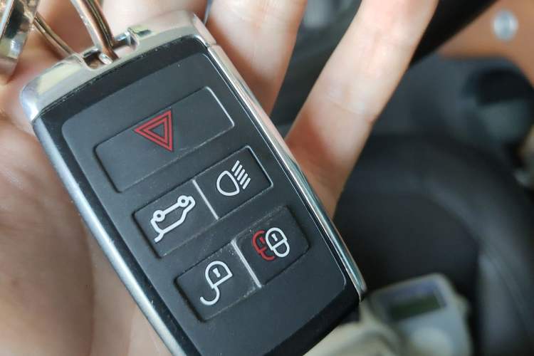 Used Land Rover Defender 2020 110 P400 First Edition Matte Silver Special Kit Version Vehicle Key