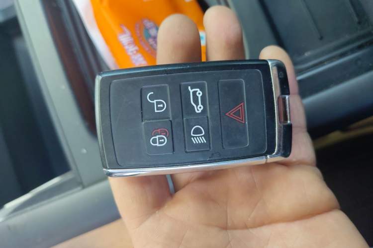 Used Land Rover Defender 2020 110 P400 Dark Special Edition Vehicle Key