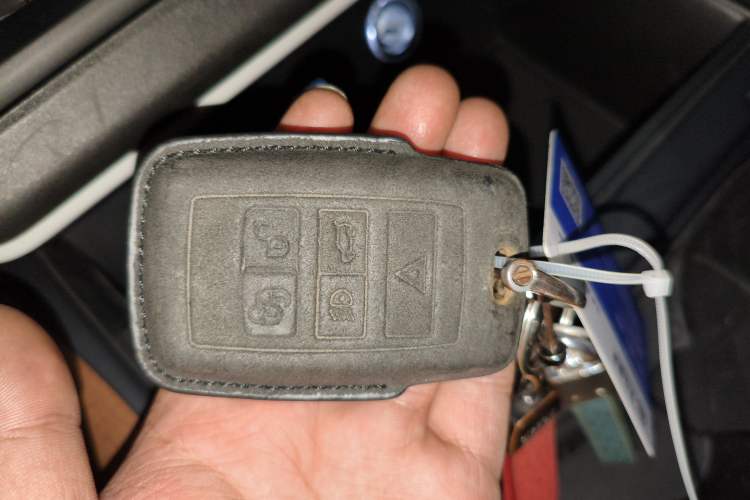 Used Land Rover Defender 2020 110 P400 Dark Special Edition Vehicle Key