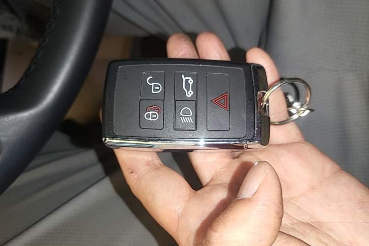 Used Land Rover Defender 2020 110 P400 Dark Special Edition Vehicle Key