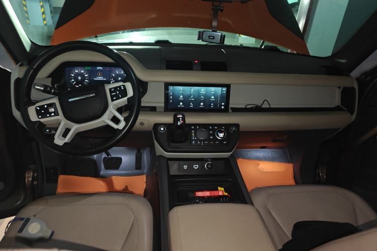 Used Land Rover Defender 2020 110 P400 HSE Center Console