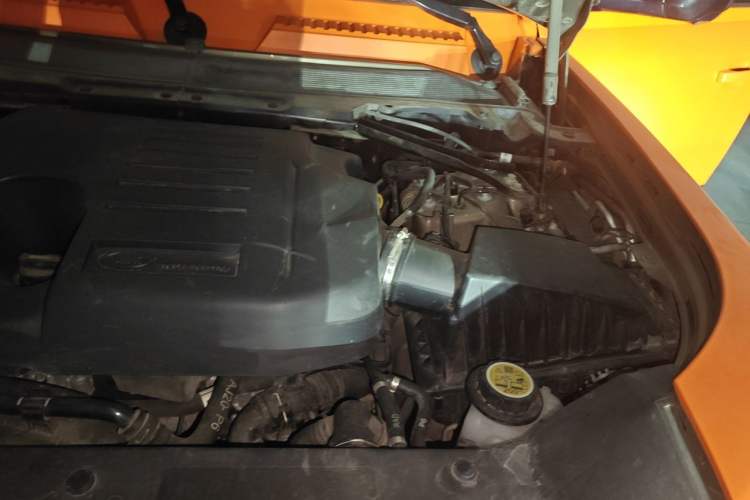 Used Land Rover Defender 2020 110 P400 HSE Engine Bay Left