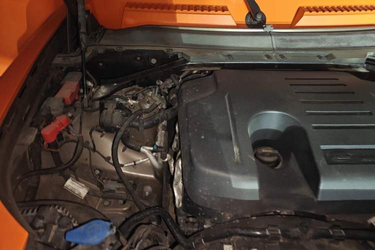 Used Land Rover Defender 2020 110 P400 HSE Engine Bay Right