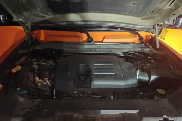 Used Land Rover Defender 2020 110 P400 HSE Engine Bay