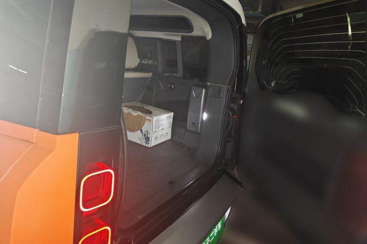 Used Land Rover Defender 2020 110 P400 HSE Trunk