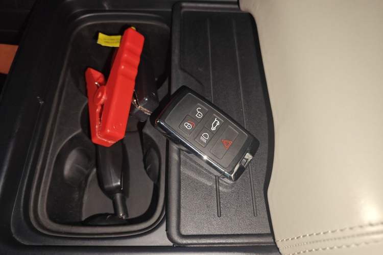 Used Land Rover Defender 2020 110 P400 HSE Vehicle Key