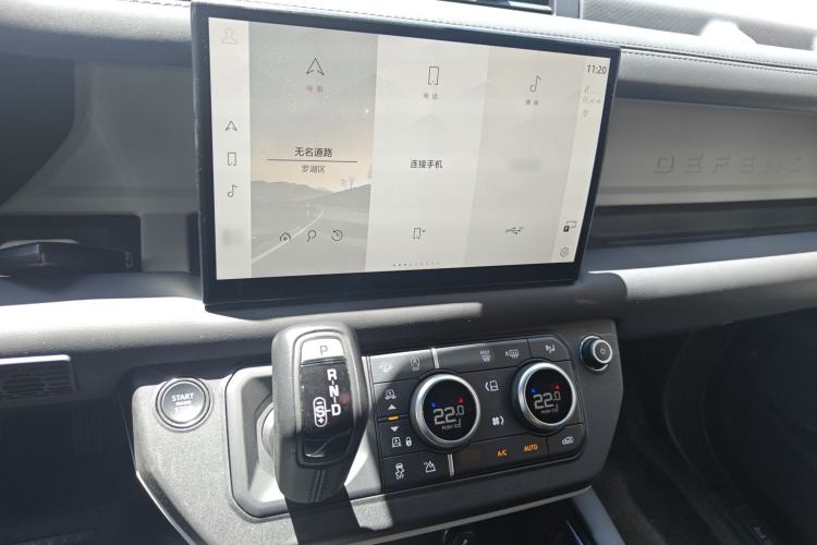 Used Land Rover Defender 2021 110 P400 X-DYNAMIC HSE Audio And AC Panel