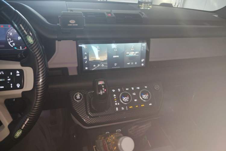 Used Land Rover Defender  Audio And AC Panel