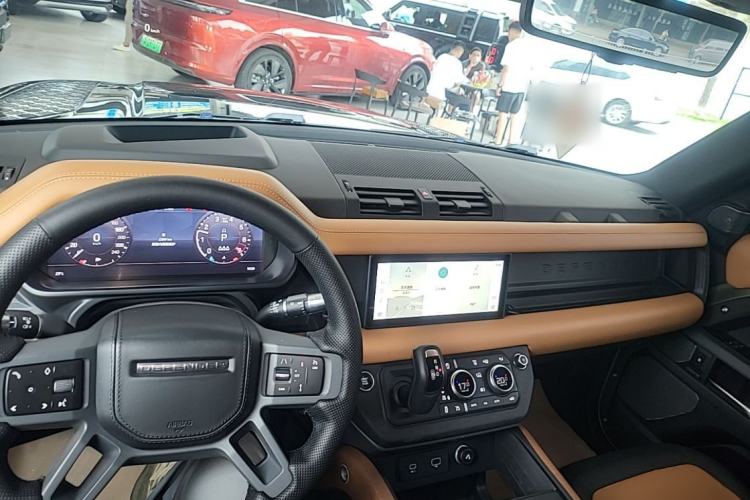 Used Land Rover Defender 2021 110 P400 X Center Console