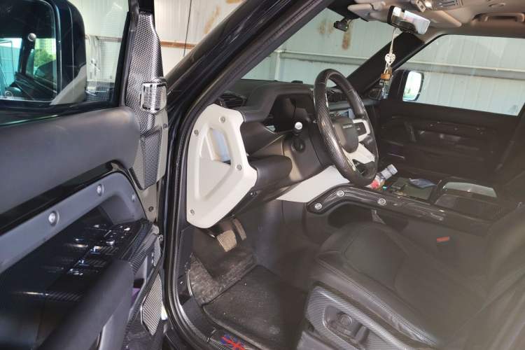 Used Land Rover Defender  Driver Seat