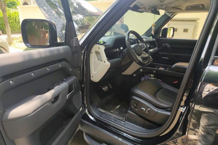 Used Land Rover Defender  Driver Seat