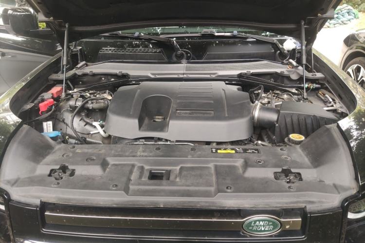 Used Land Rover Defender 2021 110 P400 X Engine Bay