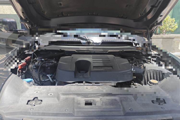 Used Land Rover Defender 2021 110 P400 X-DYNAMIC HSE Engine Bay